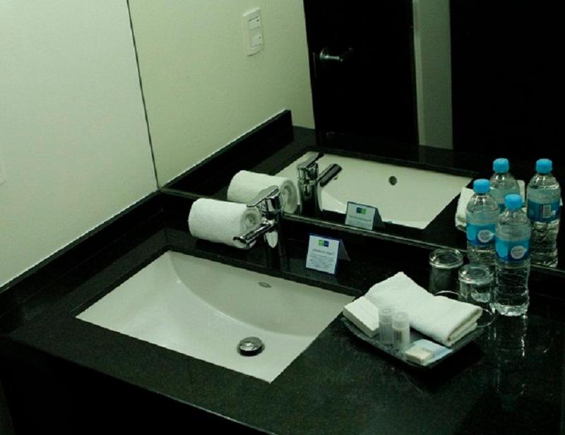 Holiday Inn Express Toluca Galerias Metepec By Ihg Ngoại thất bức ảnh